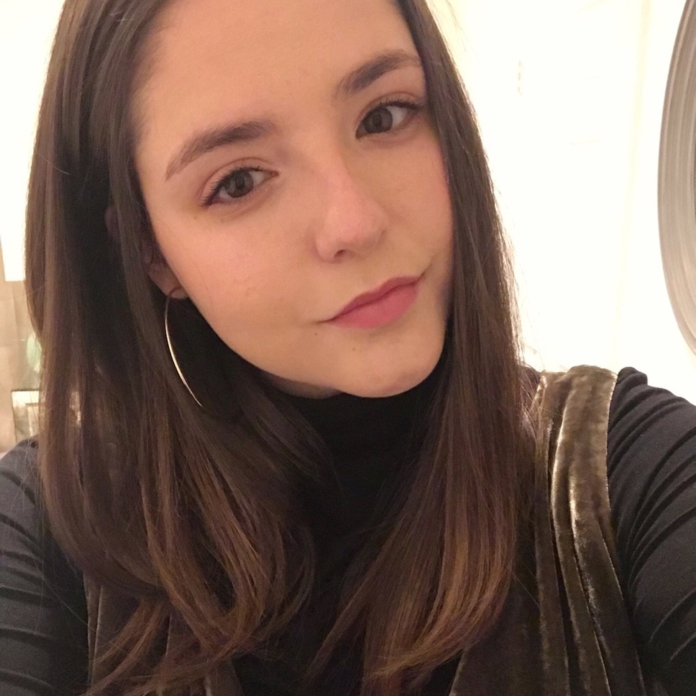 Meet your Posher, Daniela